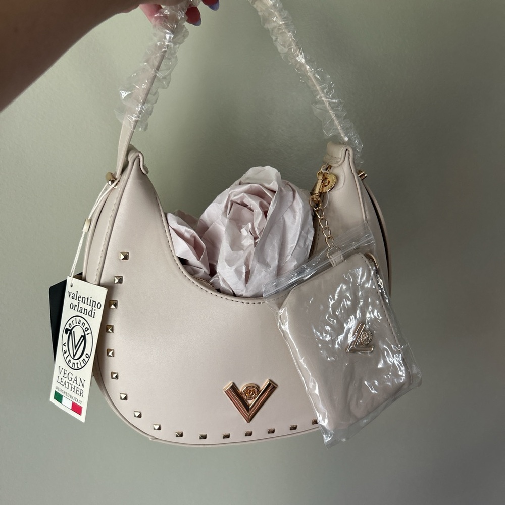 Valentino Orlandi Cream Shoulder Bag with Gold Chain